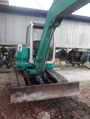 มาใหม่ค่ะ..KOMATSU PC40-7E  เก่าญี่ปุ่นแท้  3,XXX  ชั่วโมง  เครื่องดำ  เดิมๆๆ  พร้อมใช้  โทร  089-3818694  ดวงนภา