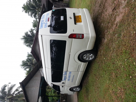 ขายรถตู้โตโยต้ปี2011สวยกริบโทร0643130366จัดแนนท์ได้350000