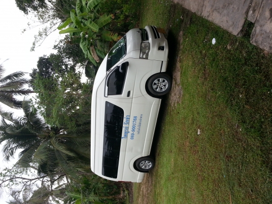 ขายรถตู้โตโยต้ปี2011สวยกริบโทร0643130366จัดแนนท์ได้350000