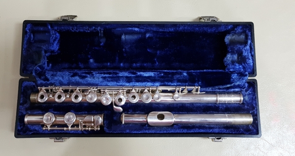 ขายFlute Selmer Signet Special U.S A Open Holdหัวเงินแท้ สภาพสวยพร้อมใช้ ขายFlute Selmer Signet Special U.S A Open Holdหัวเงินแท้ สภาพสวยพร้อมใช้