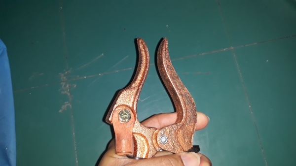 ขายที่คีบสายดิน MADE IN JAPAN.เก่าเก็บ