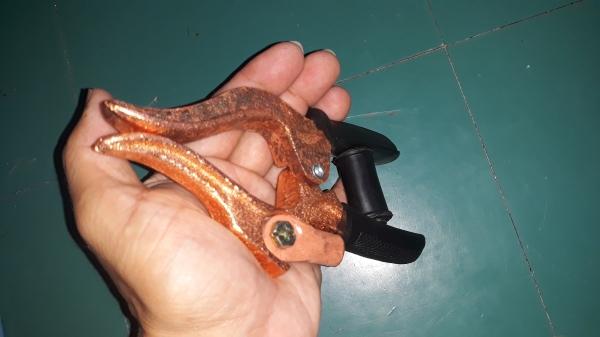 ขายที่คีบสายดิน MADE IN JAPAN.เก่าเก็บ