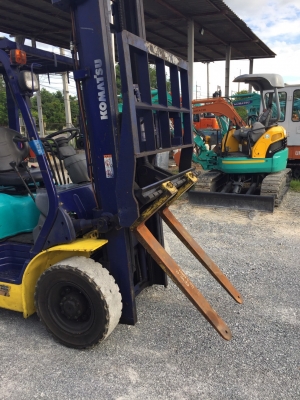 ขาย ฟอร์คลิฟท์ KOMATSU 2.5 ตัน เสาสูง 4.50 เมตร งาฮิ้งตักเทได้ นำเข้าจากญี่ปุ่น โทร.090-986-2521 อ๊อบ