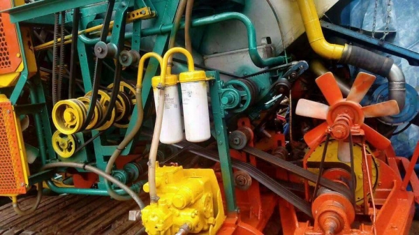 ขายรถเกี่ยวข้าว วิชาญ เครื่อง195เทอร์โบ ตัวเดิน10 ปั้มไดกิ้น22 สภาพสวยมาก พร้อมใช้งาน ราคา450,000 สนใจโทร 090-8588220 090-3258446 090-4610380 ดูประกาศทั้งหมด  https://www.facebook.com/narong2truck/ www.narong2truck.com www.truck.in.th/498 รับจัดไฟแนนซ์นอก