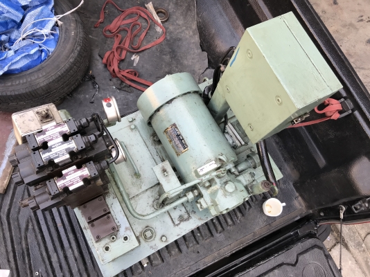 ขายปั้มน้ำมันไฮโดรลิค Nachi 3HP. 220V 3สาย made in Japan เก่าญี่ปุ่น พร้อมวาล์วคอนโทรล 110VAC อุปกรณ์ครบ สภาพสวย พร้อมใช้งาน