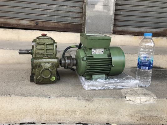 ขายหัวเกียร์ทดรอบ LM เบอร์ 60 พร้อมมอเตอร์ SAMCO 0.5HP. 380V สภาพสวย อัตราทด 1:200 รอบช้า พร้อมใช้งาน