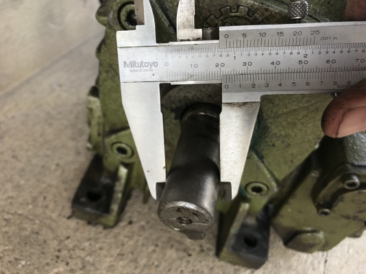 ขายหัวเกียร์ทดรอบ LM เบอร์ 60 พร้อมมอเตอร์ SAMCO 0.5HP. 380V สภาพสวย อัตราทด 1:200 รอบช้า พร้อมใช้งาน