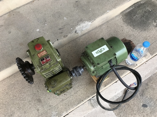 ขายหัวเกียร์ทดรอบ LM เบอร์ 80 พร้อมมอเตอร์ SAMCO 1HP. 380V สภาพสวย อัตราทด 1:200 รอบช้าหายาก พร้อมใช้งาน
