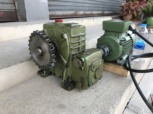 ขายหัวเกียร์ทดรอบ LM เบอร์ 80 พร้อมมอเตอร์ SAMCO 1HP. 380V สภาพสวย อัตราทด 1:200 รอบช้าหายาก พร้อมใช้งาน