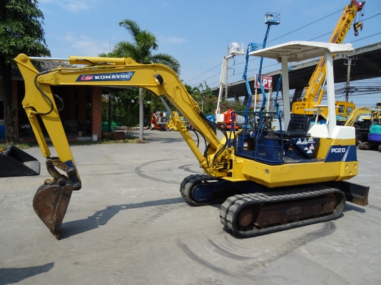 รถขุด Komatsu PC20-6