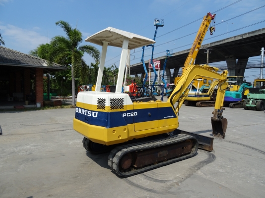 รถขุด Komatsu PC20-6