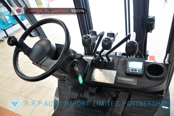 ขายรถโฟล์คลิฟท์มือสอง TOYOTA รุ่น 8FG15-13809 นำเข้าจากประเทศญี่ปุ่น 100\% ไม่เคยใช้งานในไทย