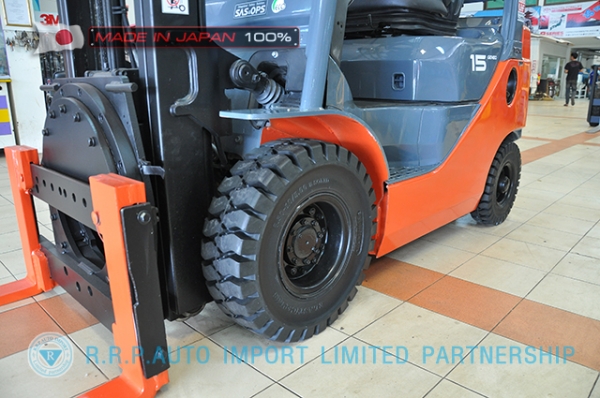 ขายรถโฟล์คลิฟท์มือสอง TOYOTA รุ่น 8FG15-13809 นำเข้าจากประเทศญี่ปุ่น 100\% ไม่เคยใช้งานในไทย