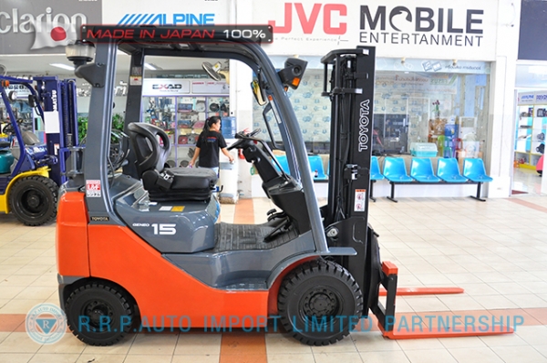 ขายรถโฟล์คลิฟท์มือสอง TOYOTA รุ่น 8FG15-13809 นำเข้าจากประเทศญี่ปุ่น 100\% ไม่เคยใช้งานในไทย