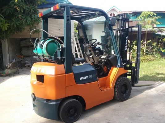 ขายรถยกโฟร์คลิฟท์TOYOTAรุ่น7FG18ขนาด 1.8 ตันขายด่วน 140000 บาท