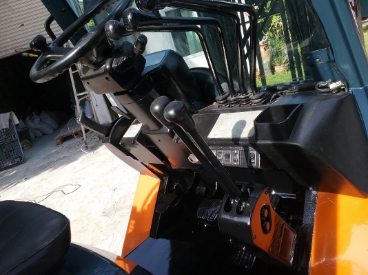 ขายรถยกโฟร์คลิฟท์TOYOTAรุ่น7FG18ขนาด 1.8 ตันขายด่วน 140000 บาท