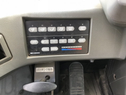 รถตัก Komatsu WA150-3E ปี 2003 บุ้งกี๋ 1.5 คิว เป็นล็อตสุดท้ายของรุ่น 3 รถสวยครับ รถตัก Komatsu WA150-3E ปี 2003 บุ้งกี๋ 1.5 คิว เป็นล็อตสุดท้ายของรุ่น 3 รถสวยครับ