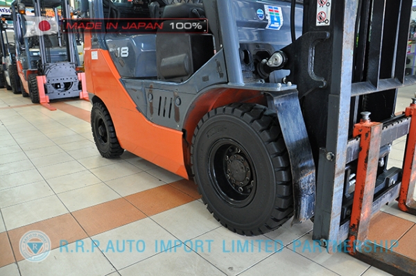 ขายรถโฟล์คลิฟท์มือสอง TOYOTA รุ่น 8FG18-13257 นำเข้าจากประเทศญี่ปุ่น 100\% ไม่เคยใช้งานในไทย