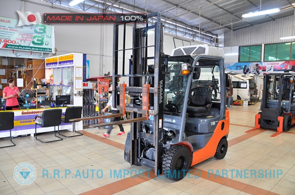 ขายรถโฟล์คลิฟท์มือสอง TOYOTA รุ่น 8FG18-13257 นำเข้าจากประเทศญี่ปุ่น 100\% ไม่เคยใช้งานในไทย