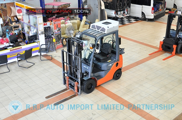 ขายรถโฟล์คลิฟท์มือสอง TOYOTA รุ่น 8FG18-13257 นำเข้าจากประเทศญี่ปุ่น 100\% ไม่เคยใช้งานในไทย