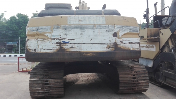 รถแมคโครแคท