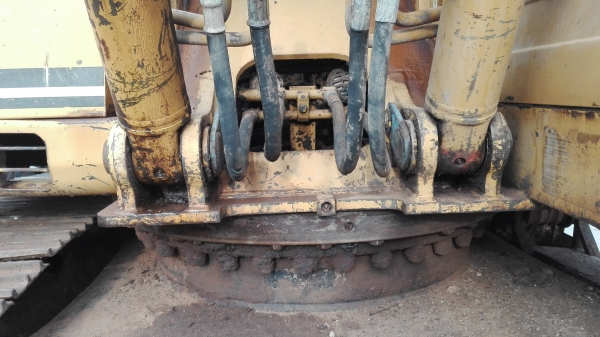 รถแมคโครแคท