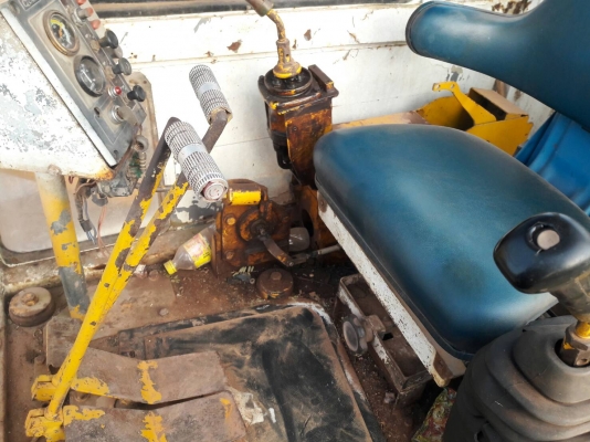 ขายKomatsu pc200-3สภาพสวยพร้อมใช้ ติดต่อคุณอ๊อฟ พิจิตร 086-737-9991