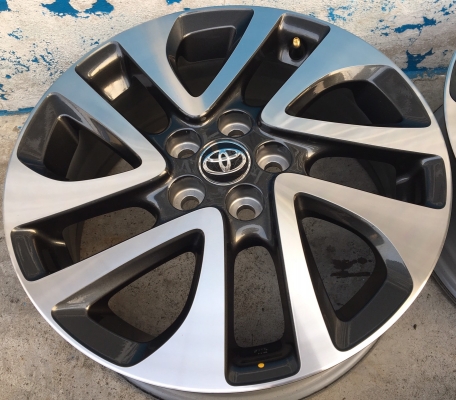 ล้อแม็กป้ายแดง Toyota Sienta รุ่นท๊อป ขอบ 16