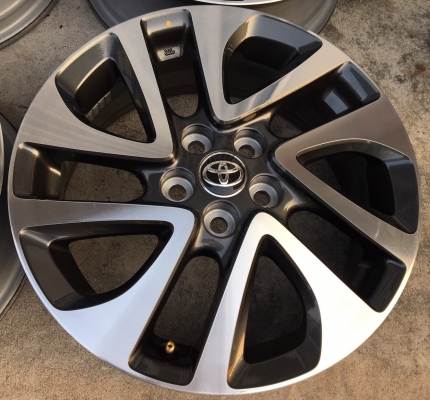 ล้อแม็กป้ายแดง Toyota Sienta รุ่นท๊อป ขอบ 16