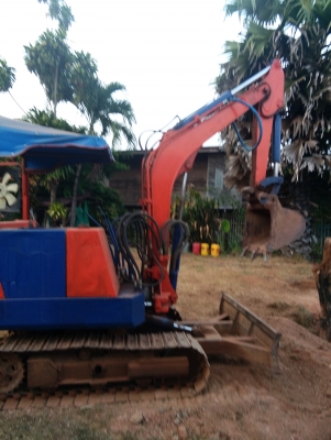 แบคโฮเล็ก  มีไลหัวแย๊ก เครื่องดี ปั๊มดี  ลดราคาลงอีก 80000 คุ้มครับ