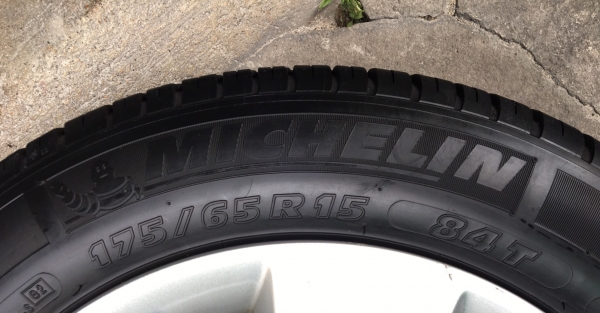 ล้อแม็ก Honda Jazz ขอบ 15 พร้อมยาง 175-65-15