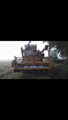 ขายรถเกี่ยวข้าวขนาดกลางรุ่นช้างมีชัยรถพร้อมใช้งาน