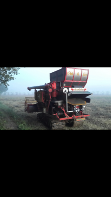 ขายรถเกี่ยวข้าวขนาดกลางรุ่นช้างมีชัยรถพร้อมใช้งาน