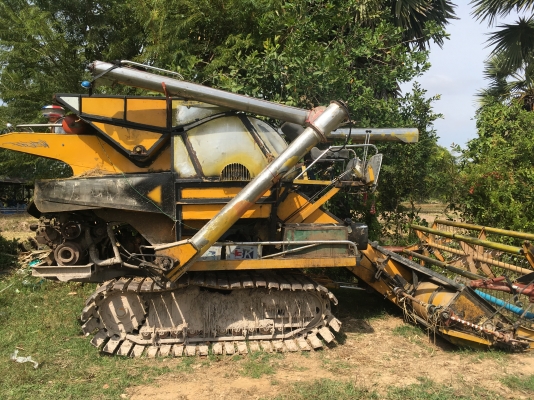 ขายรถเกี่ยวข้าวอุ้ม2.5ตันช่วงล่างใหม่10-22-240โบ 0854997911