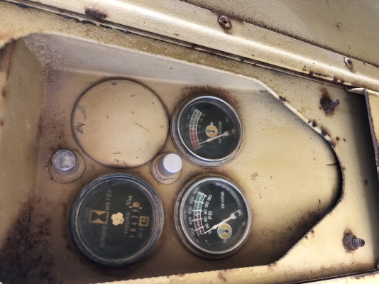 ขายรถเกรด  หัวฉีดเล็ก  พร้อมใช้งาน ใบมีด 12 ฟุต ยางใหม่ทั้งหมด 6 เส็น