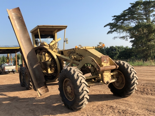 ขายรถเกรด  หัวฉีดเล็ก  พร้อมใช้งาน ใบมีด 12 ฟุต ยางใหม่ทั้งหมด 6 เส็น