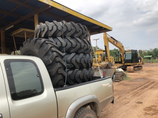 ขายรถเกรด  หัวฉีดเล็ก  พร้อมใช้งาน ใบมีด 12 ฟุต ยางใหม่ทั้งหมด 6 เส็น