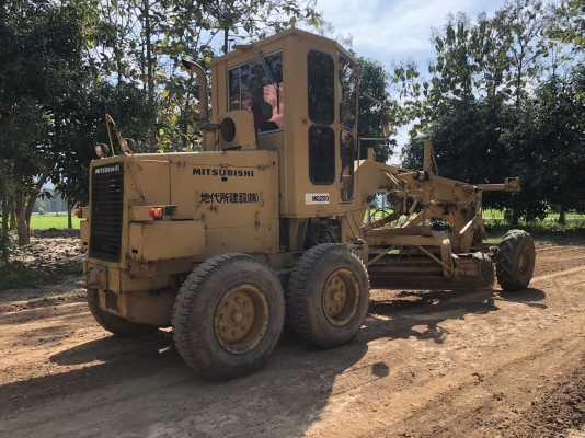 ขาย-ให้เช่ารถเกรด  ขนาดกลาง พร้อมใช้งาน