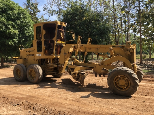 ขาย-ให้เช่ารถเกรด  ขนาดกลาง พร้อมใช้งาน