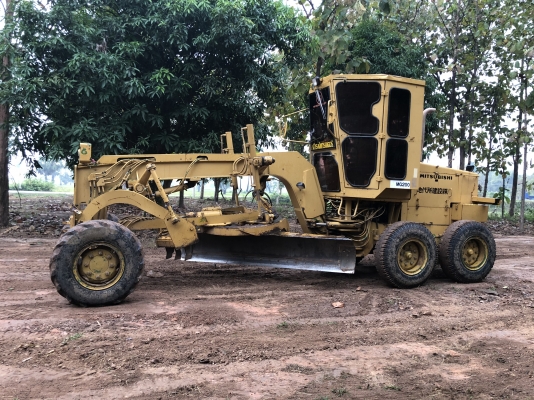 ขาย-ให้เช่ารถเกรด  ขนาดกลาง พร้อมใช้งาน