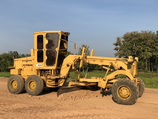 ขาย-ให้เช่ารถเกรด  ขนาดกลาง พร้อมใช้งาน