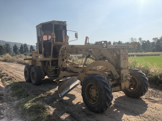 ขาย-ให้เช่ารถเกรด  ขนาดกลาง พร้อมใช้งาน