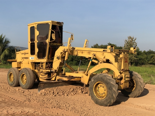 ขาย-ให้เช่ารถเกรด  ขนาดกลาง พร้อมใช้งาน