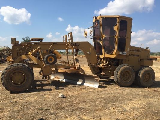 ขาย-ให้เช่ารถเกรด  ขนาดกลาง พร้อมใช้งาน