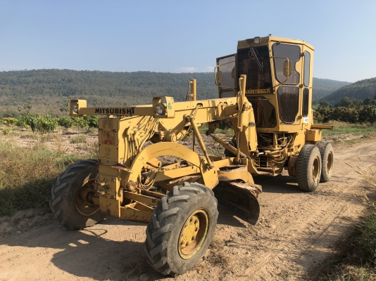 ขาย-ให้เช่ารถเกรด  ขนาดกลาง พร้อมใช้งาน