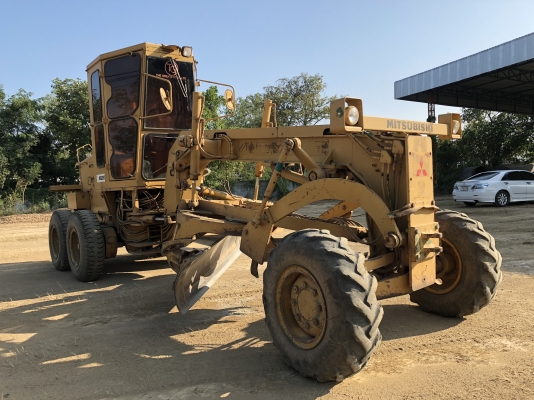 ขาย-ให้เช่ารถเกรด  ขนาดกลาง พร้อมใช้งาน