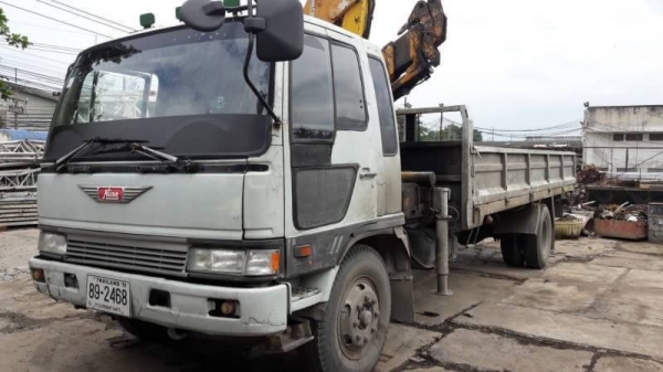 ขาย 675,000 รถ 6 ล้อติดเฮี้ยม 5 ตัน HINO FF3H เครื่อง HO7D 195 แรง หัวบาง ยางดี คัชซีสวย เอกสารพร้อมโอน รถอยู่ บางนา 090-772-3710 090-772-3708