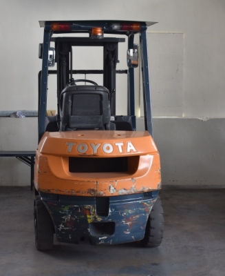จำหน่าย Forklift Toyota 7FD25 นำเข้า เสา 4.3 เมตร Full Free 2 พัน ชม!! จำหน่าย Forklift Toyota 7FD25 นำเข้า เสา 4.3 เมตร Full Free 2 พัน ชม!!