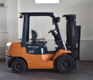 จำหน่าย Forklift Toyota 7FD25 นำเข้า เสา 4.3 เมตร Full Free 2 พัน ชม!!