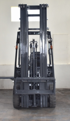 ขาย Forklift Nissan นำเข้า รุ่นใหม่ 2.5 ตัน เสา 6 เมตร Full Free + Side Shift ขาย Forklift Nissan นำเข้า รุ่นใหม่ 2.5 ตัน เสา 6 เมตร Full Free + Side Shift